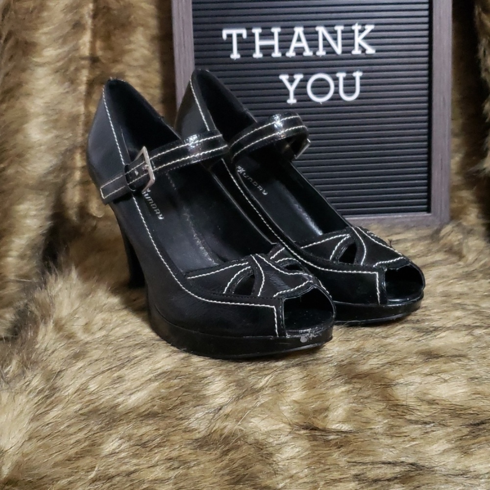 Chinese Laundry Black Peek Toe 4" Heels 9M